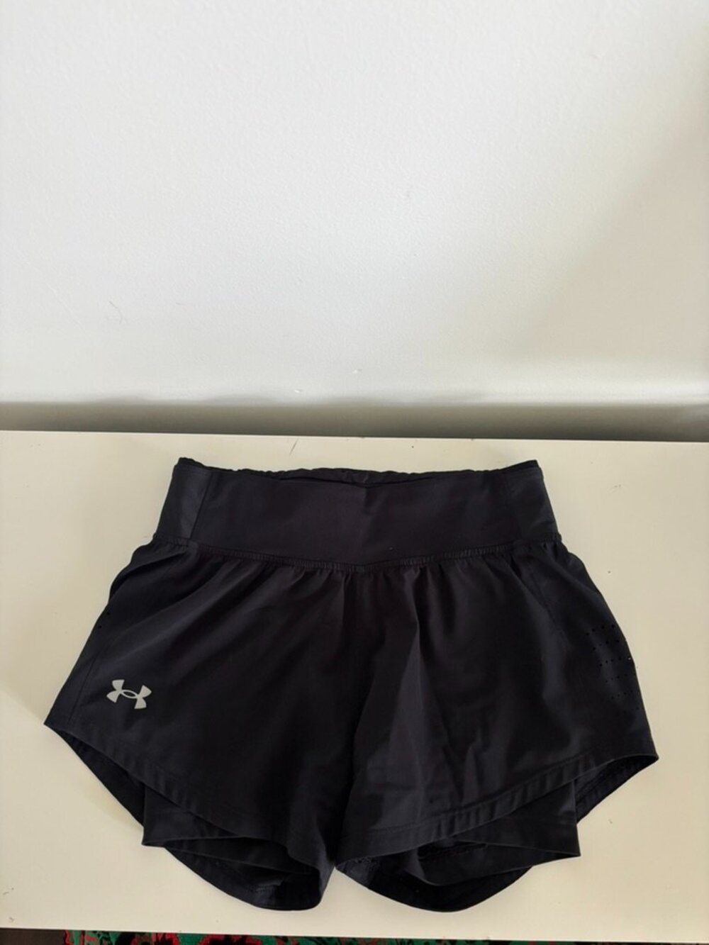 XS womens Under Armour shorts - black - two in one
